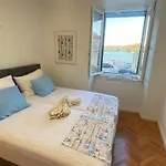 House Whit Sea View 迪斯诺