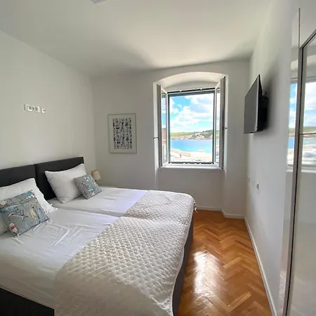 House Whit Sea View טיסנו
