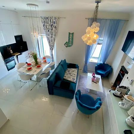 דירה House Whit Sea View