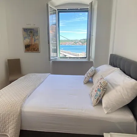 House Whit Sea View דירה *