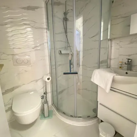 House Whit Sea View טיסנו