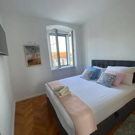 דירה House Whit Sea View