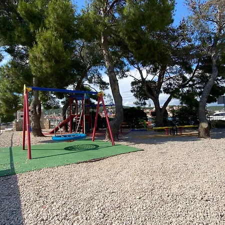 House Whit Sea View דירה טיסנו