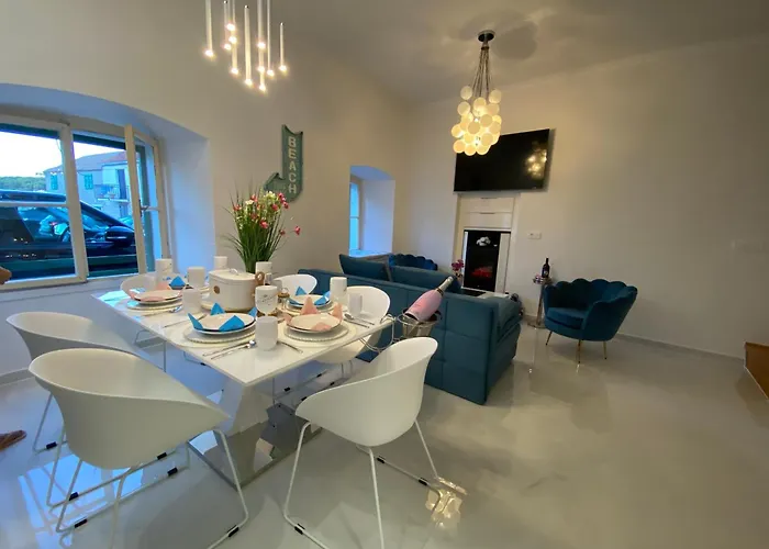 Apartament House Whit Sea View