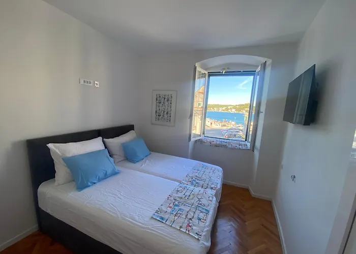 House Whit Sea View Tisno